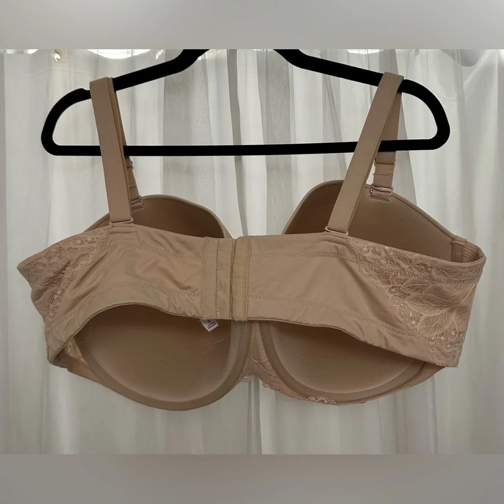Gently used Auden Sz 46DD convertible-strapless bra